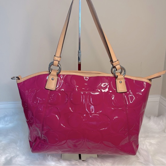 Coach Signature Stripe Embossed Patent Pocket Tote in Pink - Picture 4 of 12